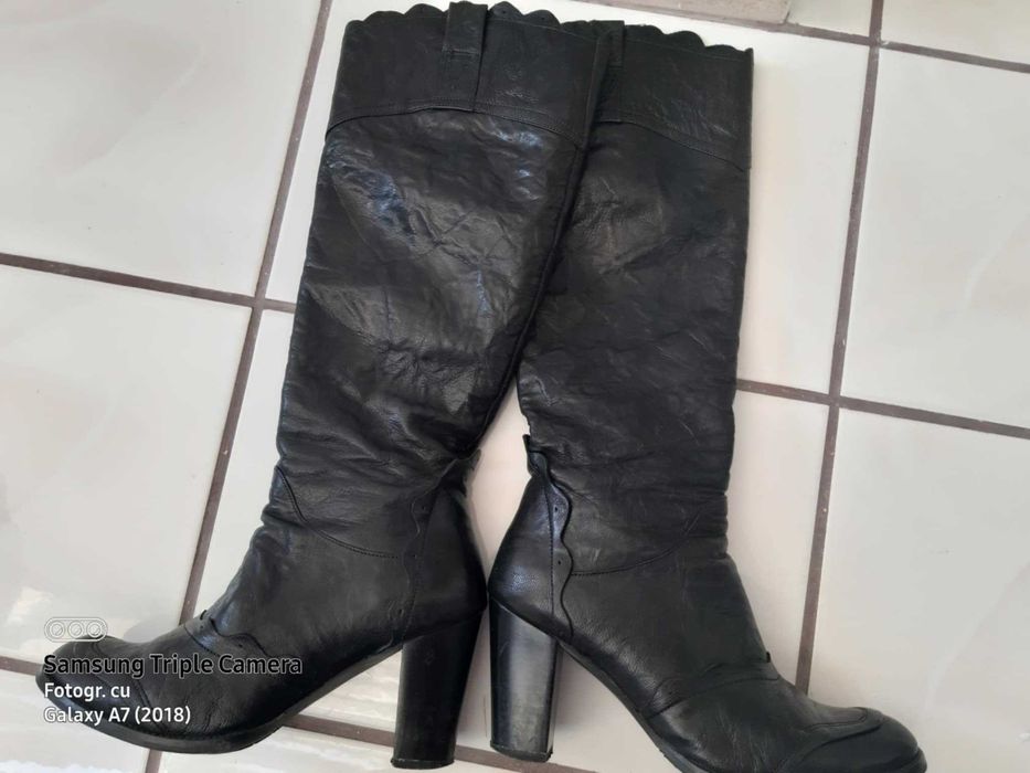 Doua perechi cizme piele naturala marime 36