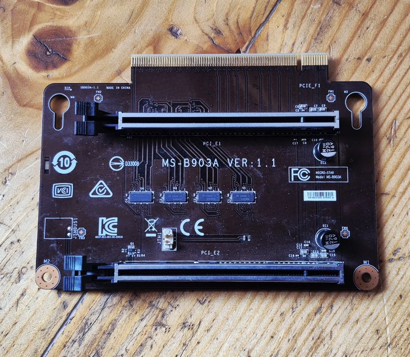 Riser placa expansiune MSI Aegis Ti3