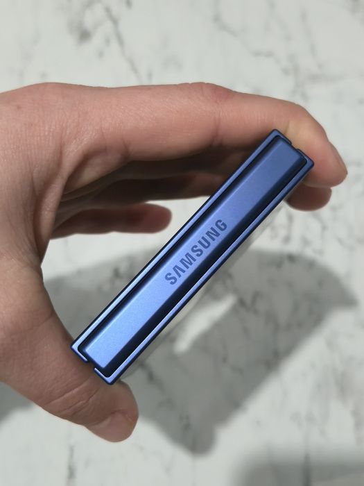 Vand/schimb Samsung Z Flip7 256gb