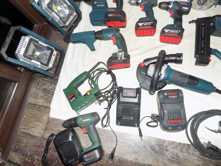 Scule 18V  Bosch  Profesionale  , perfect functionale