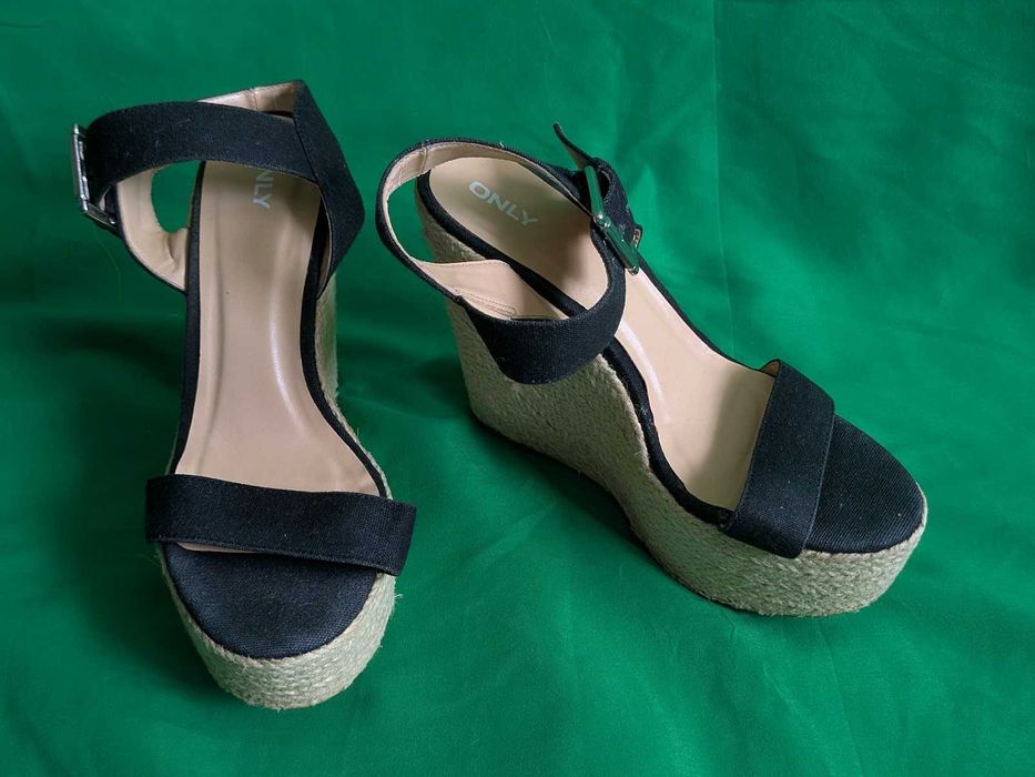 Sandale dama, stare buna, culoarea negru, marimea 37,