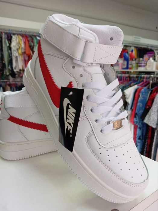 Продаются кроссовки