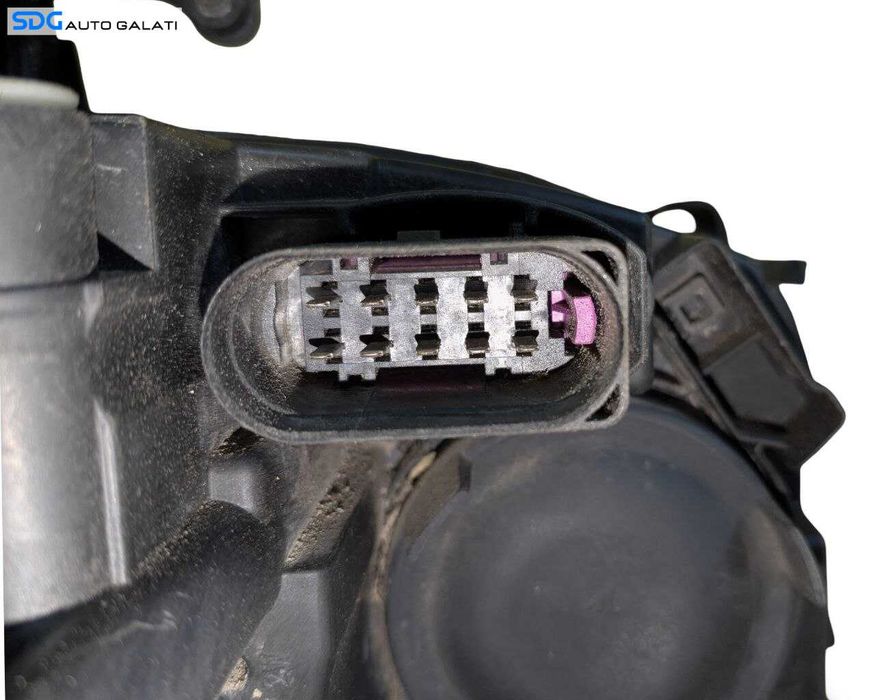 Far Stanga Audi A4 B8 2008 - 2012 Cod 8K0941003A [LR2459]