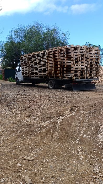 Поддоны в больших количествах