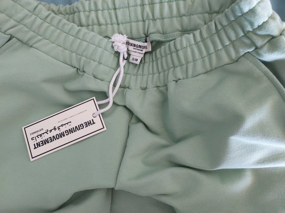 THE GIVING MOVEMENT joggers pantaloni trening NOI