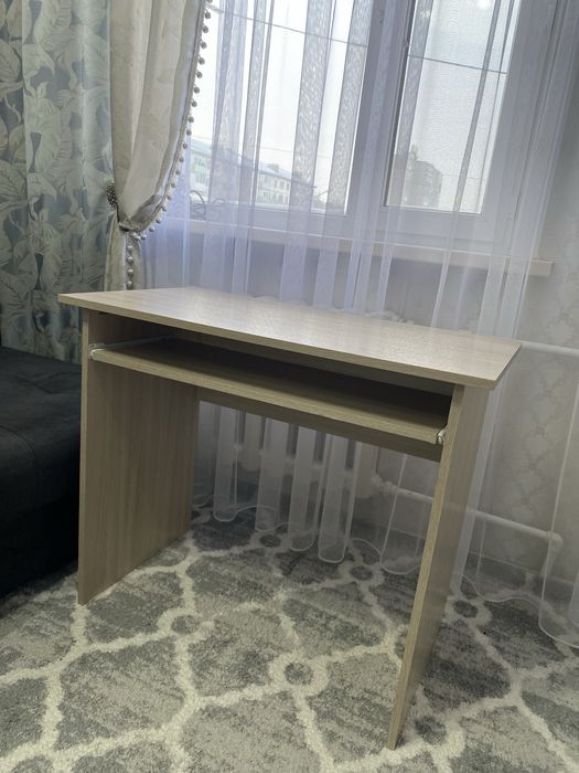 Письменный стол