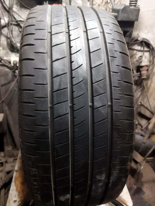 1 шина бриджстоун Камри 235/45/18