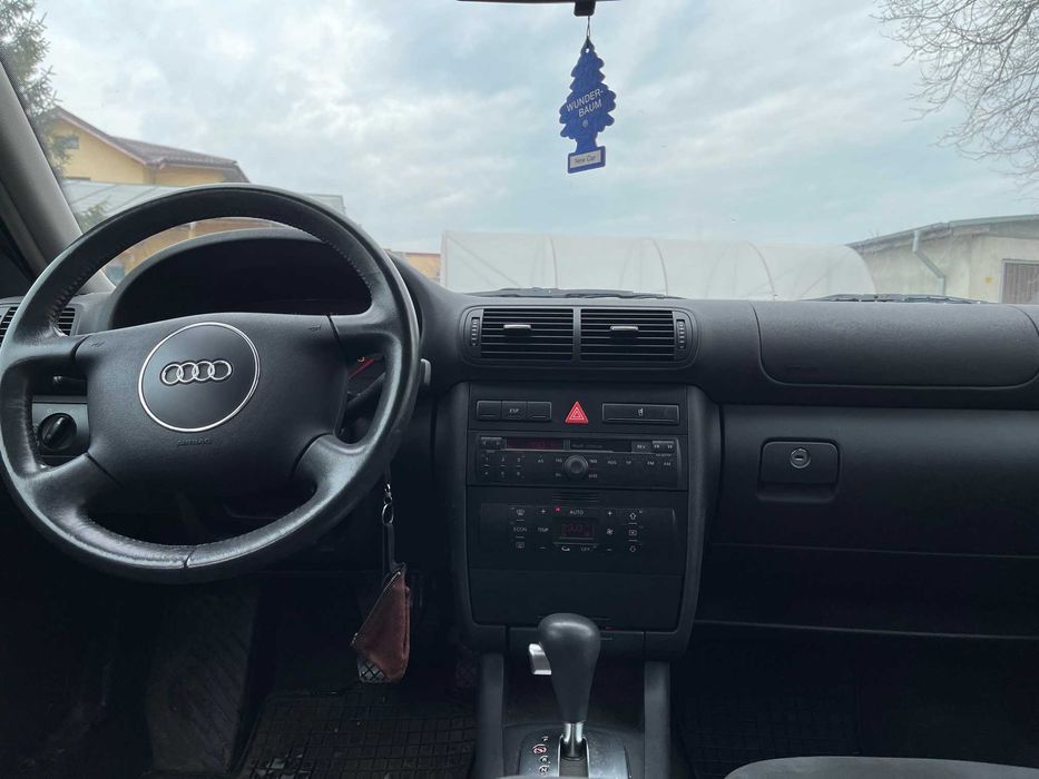 Audi A3 1.6 benzina automat