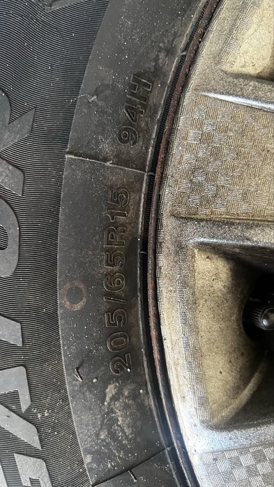 Шина с диском в отличном состояние