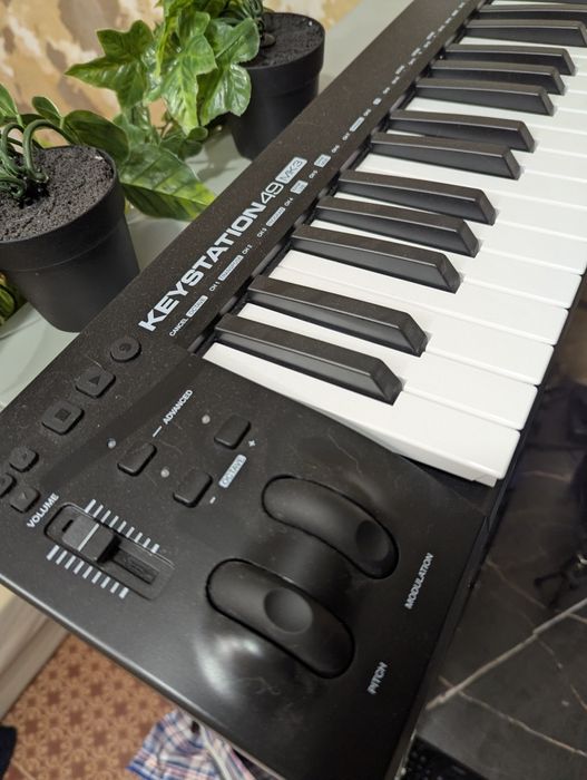 Продам Midi клавиатуру (синтезатор)
