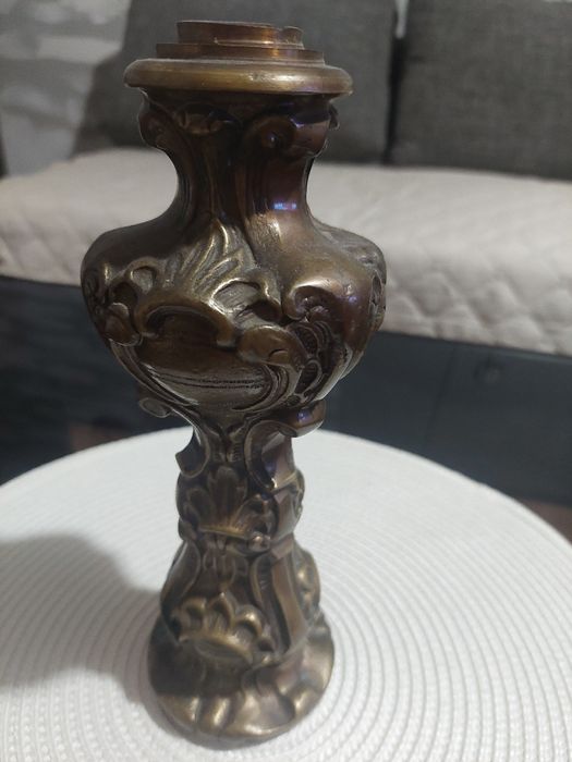 Старинен свещник