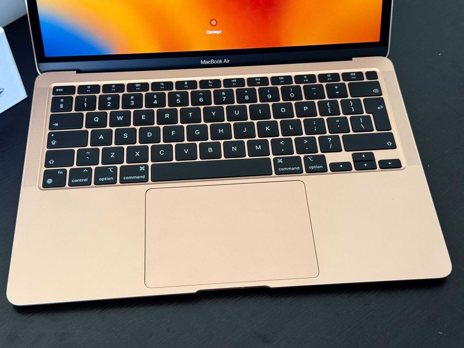 MacBook Air M1 2020 | 8GB RAM | SSD 512GB | Gold | Baterie NOUĂ 100%