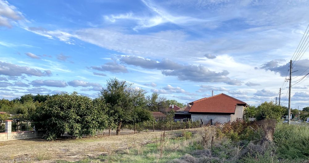 ПАРЦЕЛ 610 м² в регулация, ток и вода на улицата, 5 км от плажа