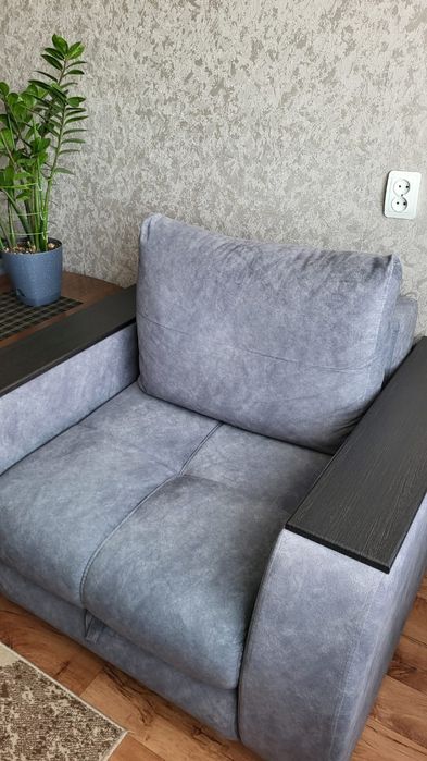 Продам диван и кресло