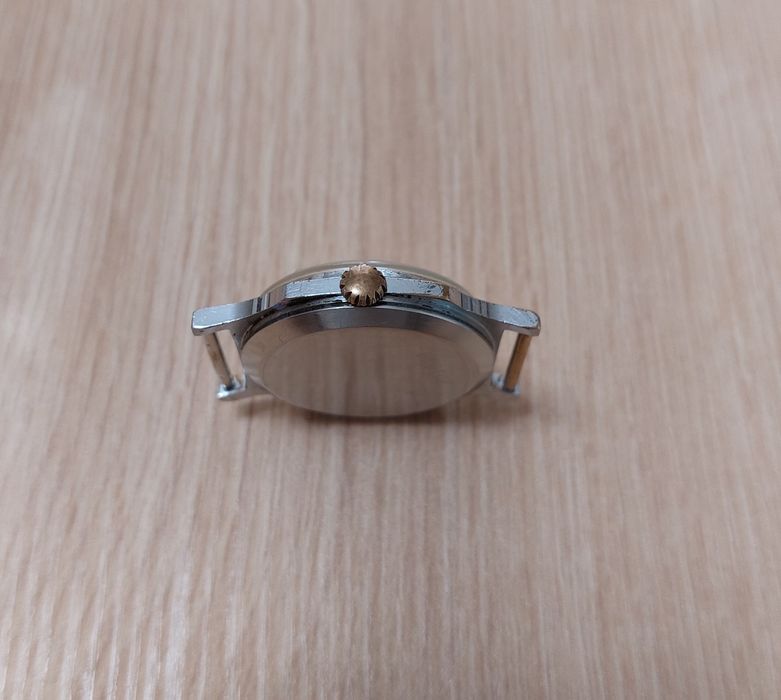 Стари руски ръчни часовници SLAVA и ПОБЕДА