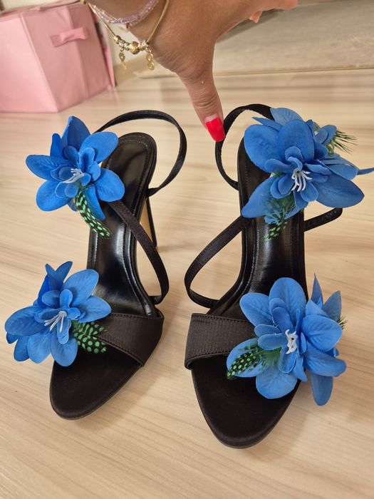 Дамски сандали с цветя