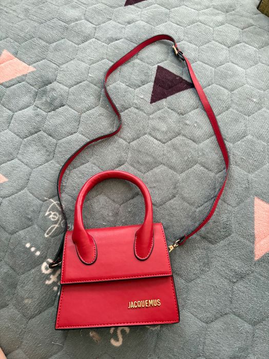 Червена мини чанта Jacquemus