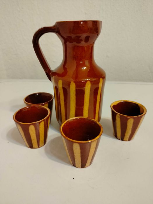 Керамични и стъклени чаши и сервизи за греяна ракия