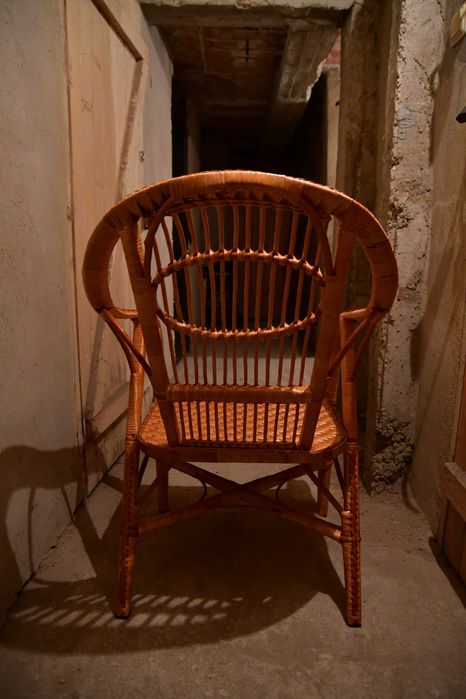 Ръчно изработен стол от ракита