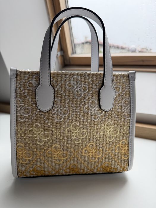 Дамска чанта Guess