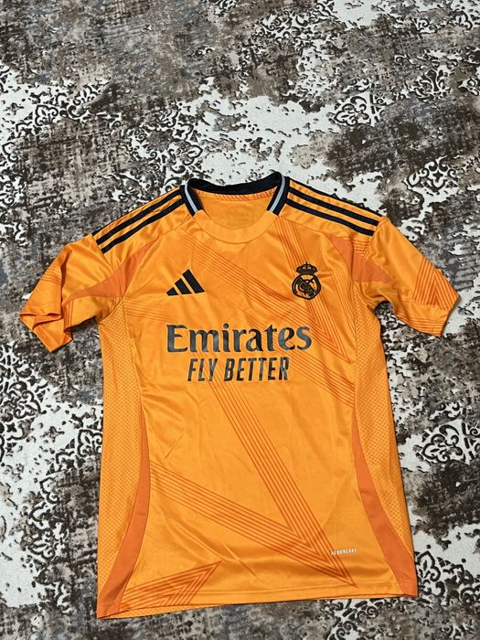 Футболни артикули на Real Madrid