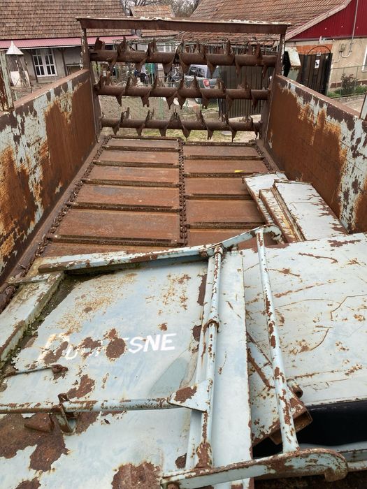 Mig gunoi/Trágya szoro