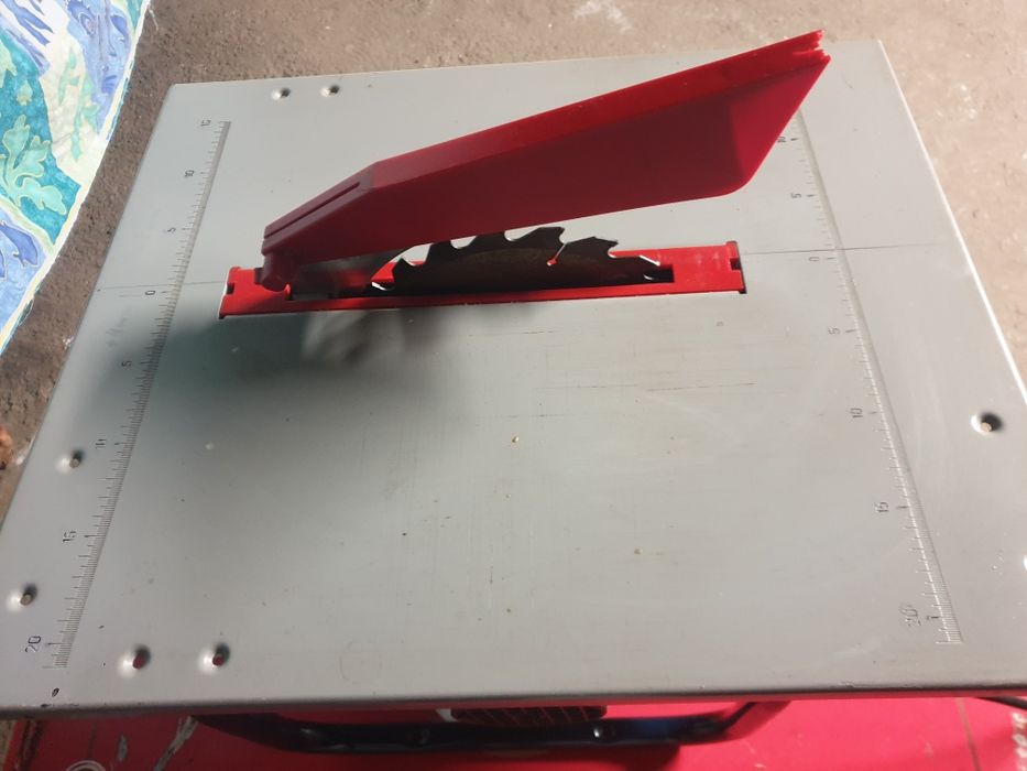 Vând circular Einhell  TK1000 400  lei