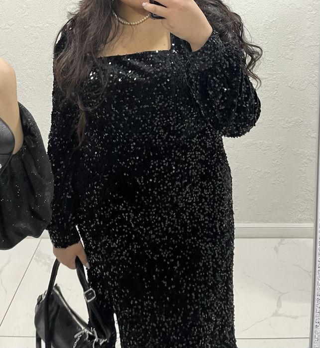 Платье в пайетках, 54-56 размер