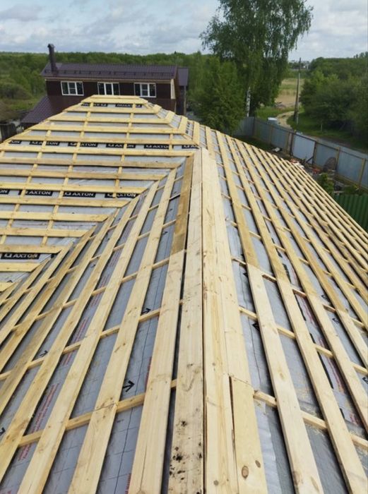 Construcții acoperiș!