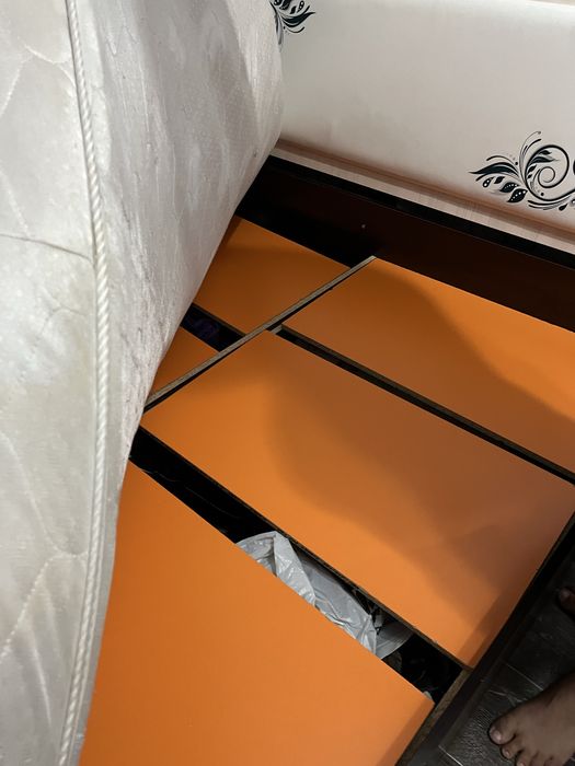 кровать двуспальная