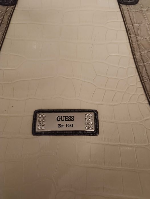 Дамска чанта Guess