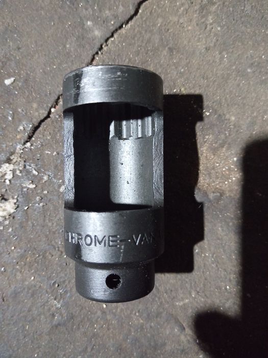 Для снятия форсунок