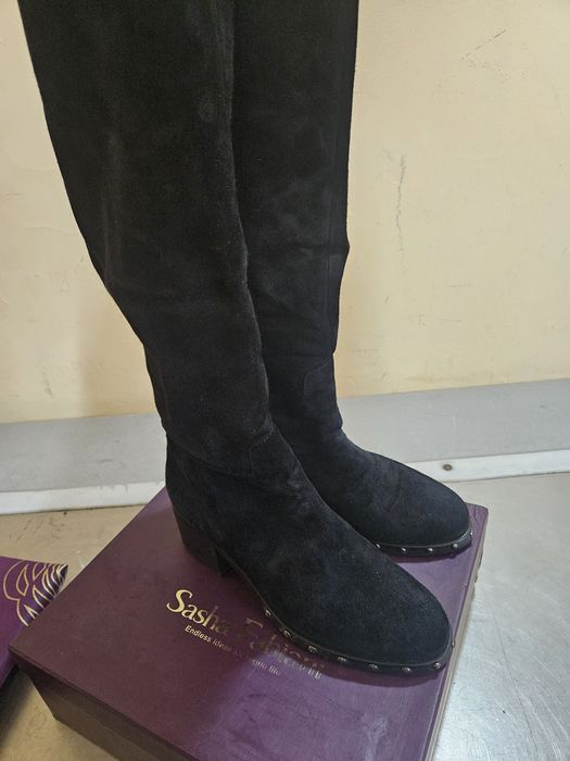 Продам зимние,  женские сапоги