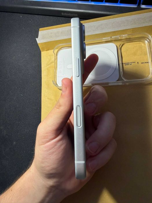 iPhone 17 Pro Silver - defect - Ideal pentru piese