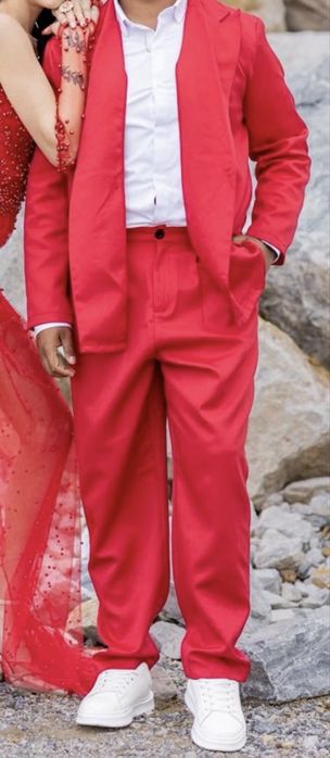 Мъжки червен КОСТЮМ!