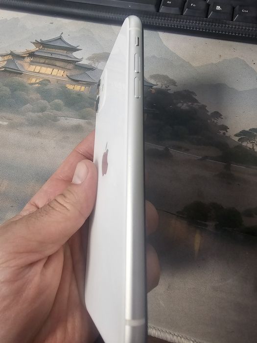 IPhone 11 128gb белый