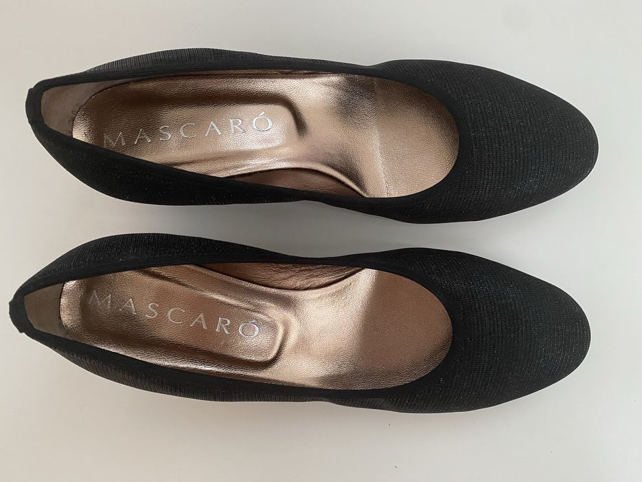 Pantofi noi, 37, comozi si eleganti (lurex la exterior), brand Mascaro