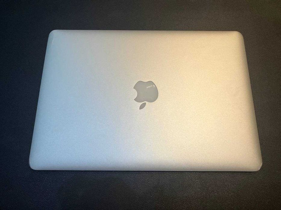Macbook Air  13 (2017) - 8 GB ОЗУ,  256 GB SSD