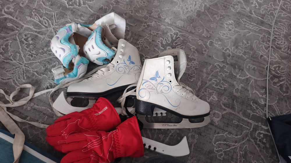 Коньки фигурные размер 30