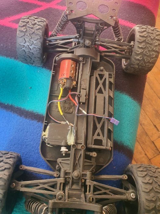 se vinde șasiu automodel 4wd electric