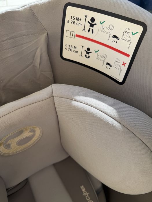 Scaun auto pentru copii Cybex Sirona, cu bază rotativă și picior de sprijin