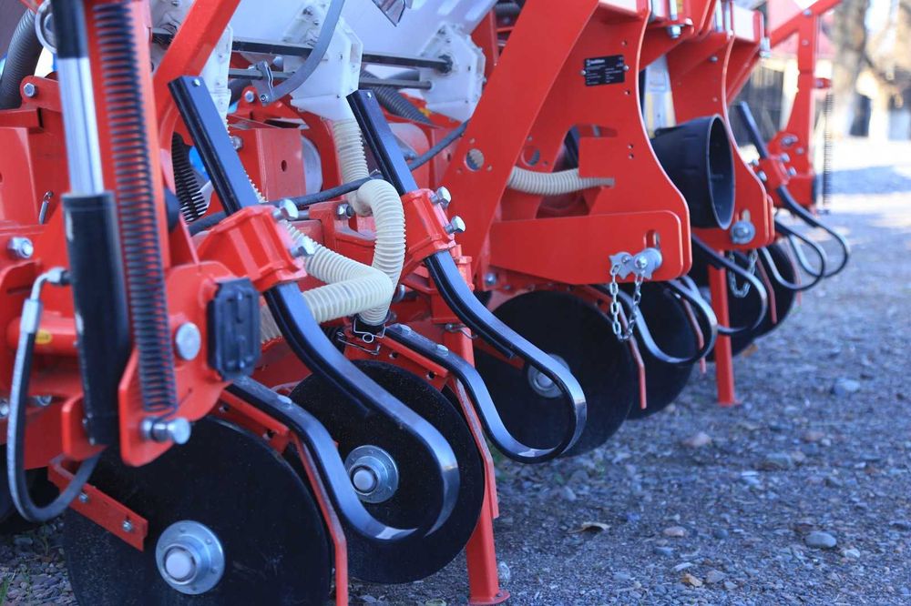 Вакуумная Сеялка для кукурузы и свеклы OZDOKEN. 6-рядная (Турция)