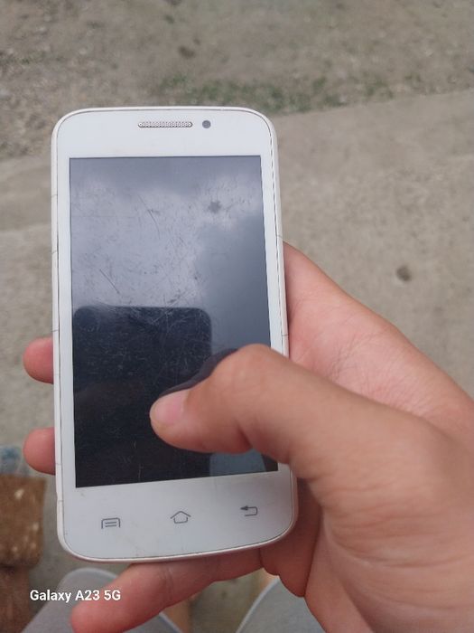 Vand telefoane, tablete
