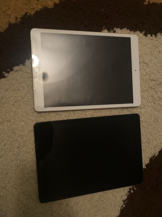 Vand doua tablete ipad