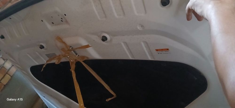 Капот Genesis б/у в отличном состоянии