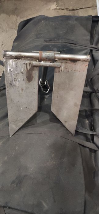 продам лодочный якорь