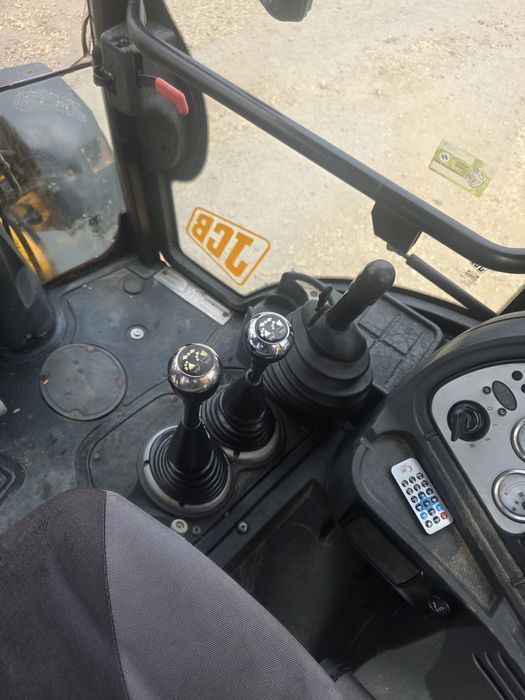 Buldoexcavator jcb 3cx