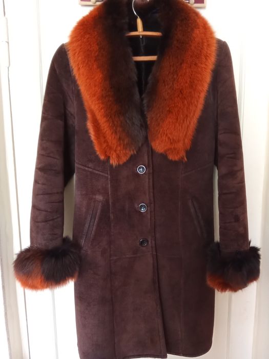 г.НАВОИ.  Продам дублёнку, темно коричневого цвета, раз 46 - 48.