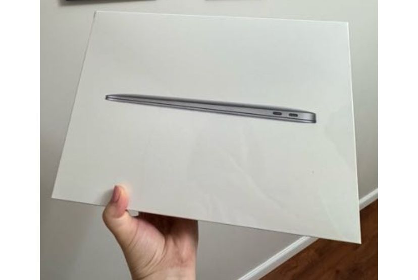 Продам Macbook Air запечатанный