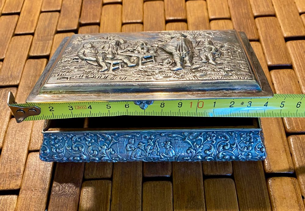 #2003# Голяма кутия/табагер. Винтидж. Посребрена. От Холандия.